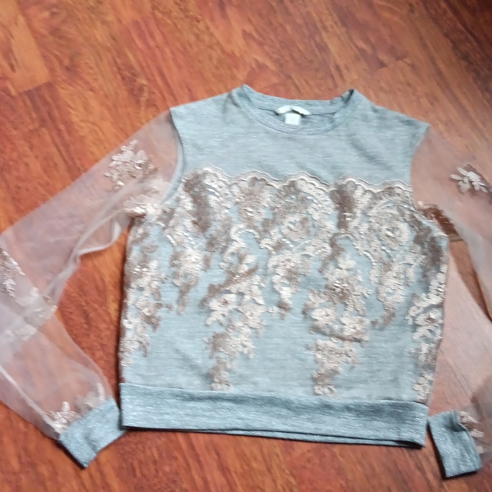 🩵H&M sheer sleeved‎ top